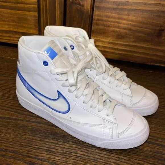 Nike Shoes - Women’s 8 Nike Blazer Mid ‘77 Airbrush Blue high top
